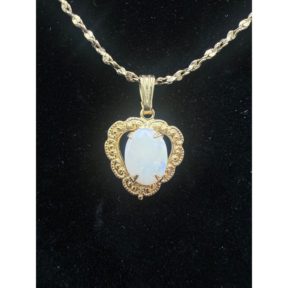 American Showcase Vintage Gold Tone Faux Opal Heart Filigree Rope Chain Necklace